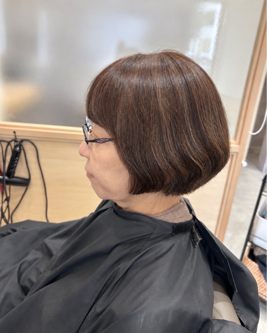 ショート カラー イヤリングカラー インナーカラー 卒業式のヘアスタイル カット ヘアカラー トリートメント ヘッドスパ 久木原 ゆりのヘアスタイル