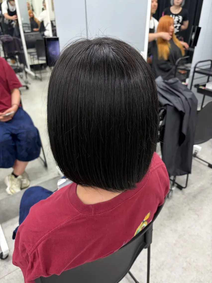 ミディアム カラー ヘアアレンジ カット ヘアカラー トリートメント ヘアセット 🌈くれは🎨デザイ ン🌟ダメージレスのヘアスタイル