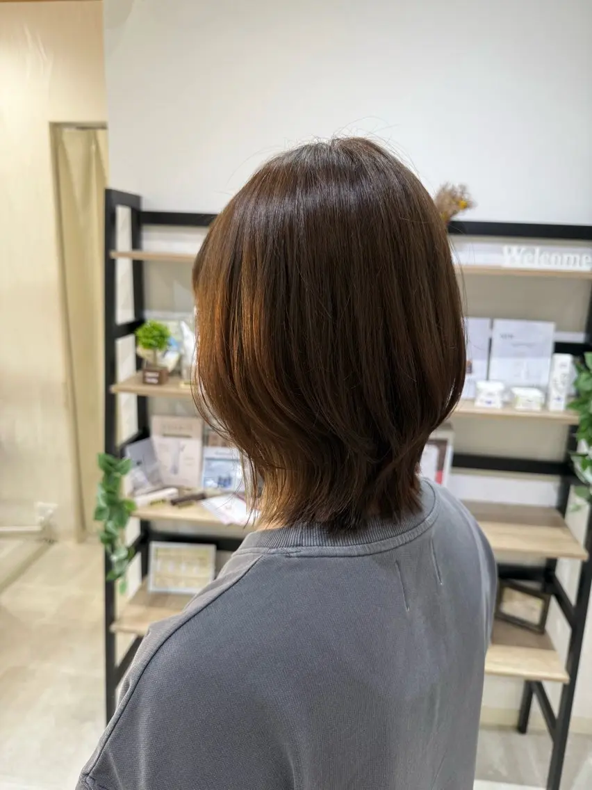 ミディアム 島 歩那のヘアスタイル