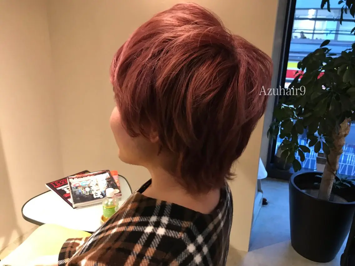 ショート カラー ブリーチ ピンクカラー RHAIRSALON 西山梓のヘアスタイル