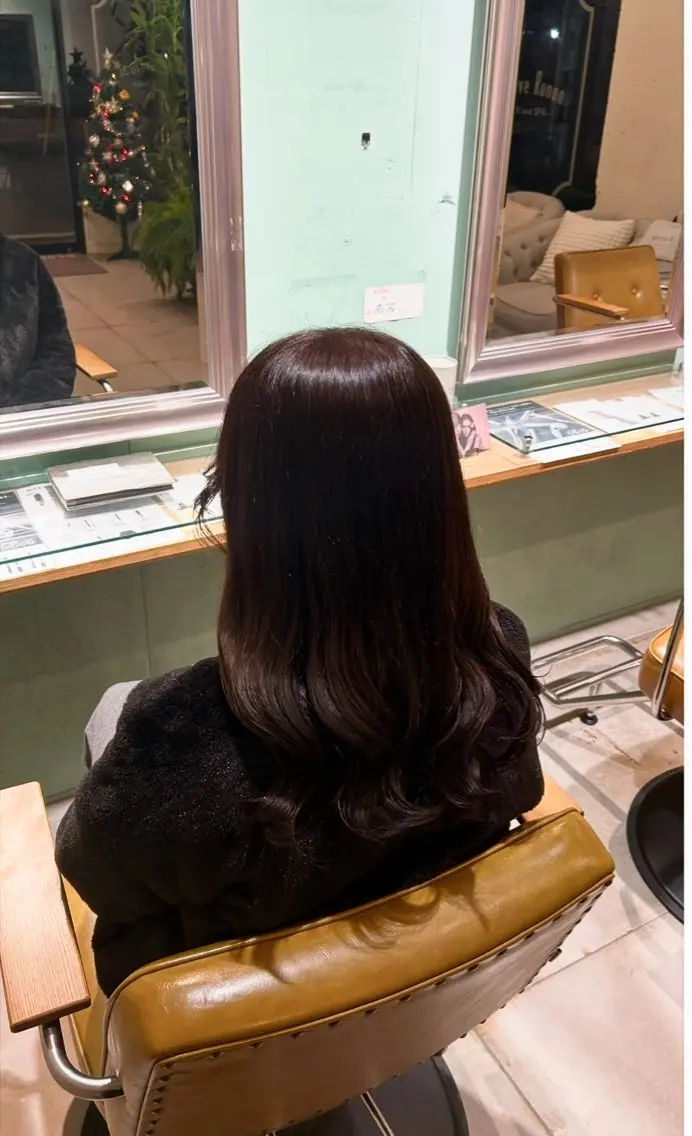 セミロング カラー ヘアカラー トリートメント 🫐 キナリ🫐のヘアスタイル