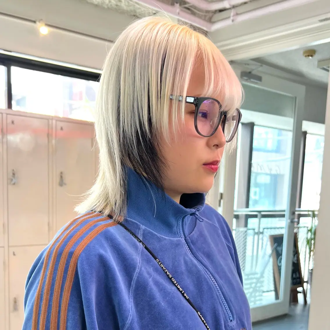 ショート カラー パーマ ヘアアレンジ 🧨ブリーチー×ボブ レイヤー💎じゅえるのヘアスタイル