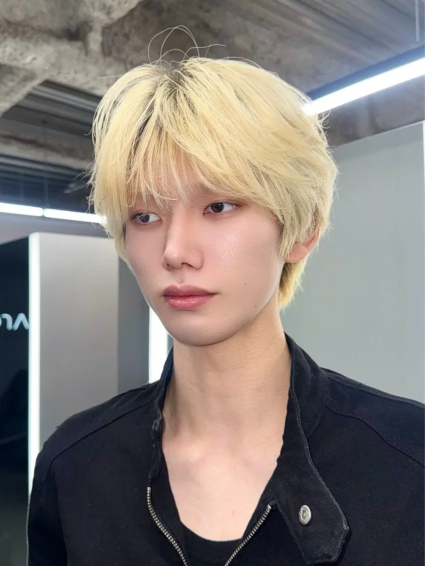 カラー メンズ メンズブリーチ センターパート ダウンパーマ カルマパーマ メンズ韓国風 ヘアカラー トリートメント Ayuki /福岡/メンズカットのヘアスタイル