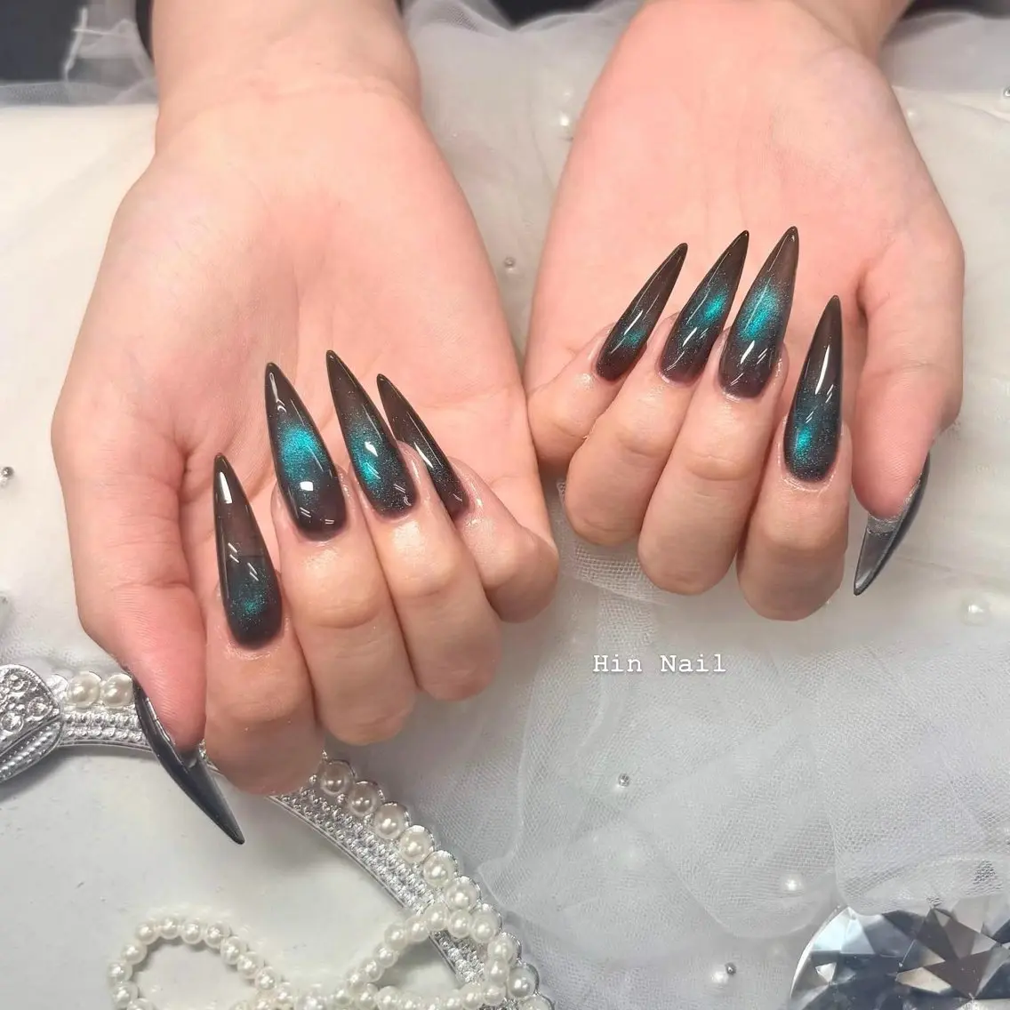 ネイル チークネイル ドット フットネイル フレンチネイル グラデーション ハンドネイル HIN NAILのネイルデザイン