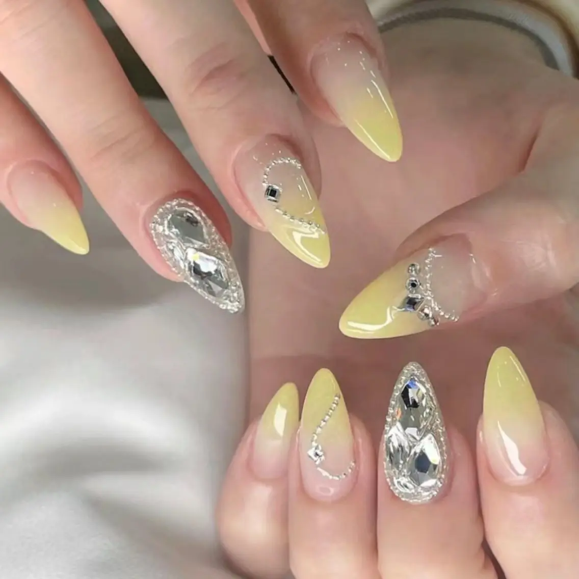 ネイル ハンドネイル ハンドケア 🍑 momo_nailのネイルデザイン