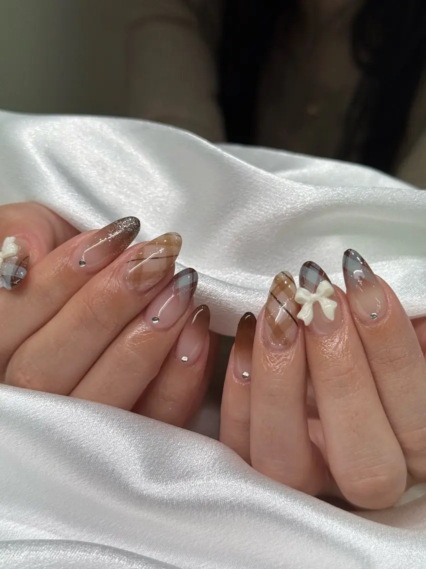 ネイル アートネイル チークネイル 氷ネイル・うるうるネイル 韓国ネイル マグネットネイル ハンドネイル NAILS168 新大久保店のネイルデザイン