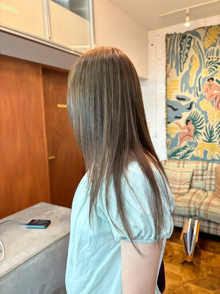 セミロング カラー ヘアカラー ミカミ モエ🐈‍⬛のヘアスタイル
