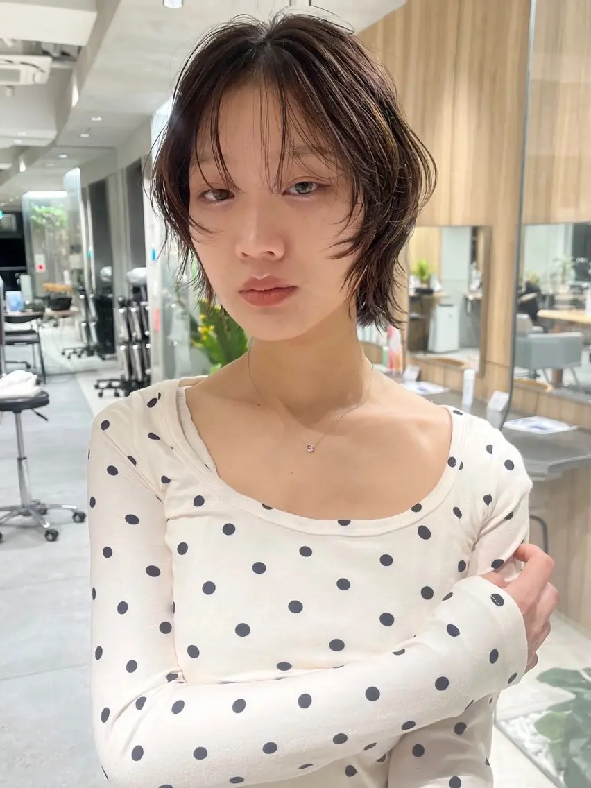 ショート カラー レイヤー MINX伊藤なず菜のヘアスタイル