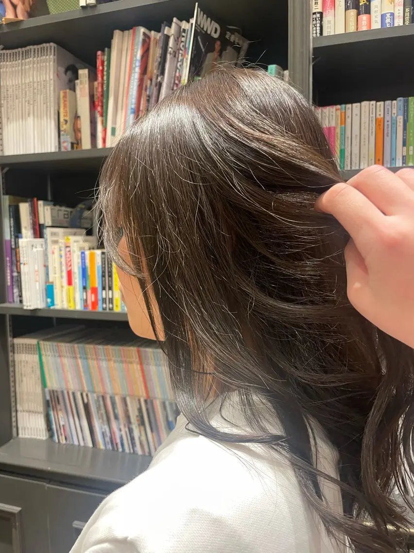 カラー Hiroka / NANAのヘアスタイル