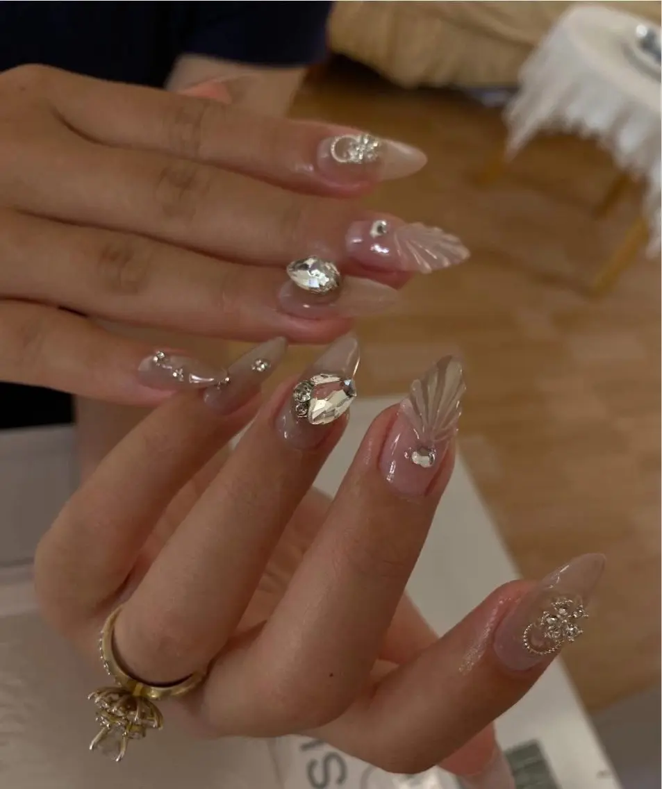 ネイル ハンドネイル T.Lee Nail Lilyのネイルデザイン