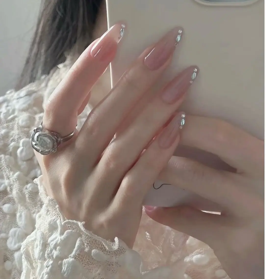 ネイル オーロラネイル フラワーネイル フットネイル フレンチネイル ジェルネイル ハンドネイル BabyYouMi nailのネイルデザイン