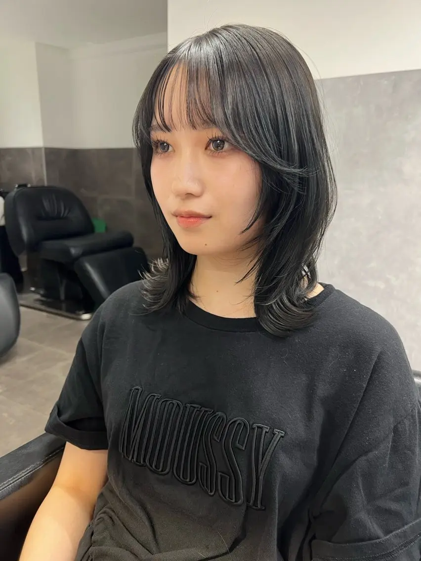 ミディアム カラー 透明感カラー 韓国風ヘア レイヤーカット 似合わせカット 小顔カット ヘアカラー トリートメント 透明感/レイヤー 🇰🇷tomonaのヘアスタイル