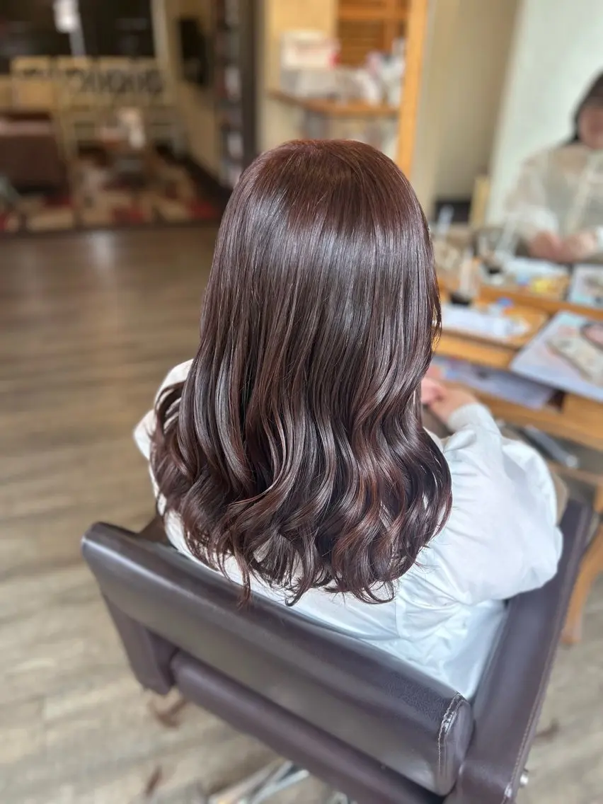 セミロング カラー ブリーチ ブラウンカラー ブリーチなしカラー カット ヘアカラー 井上 花音のヘアスタイル