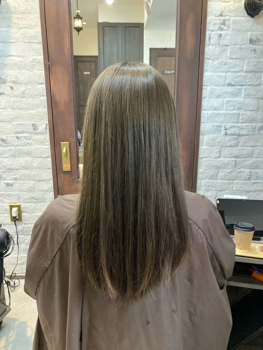 カラー オリーブカラー 加茂野 緑のヘアスタイル