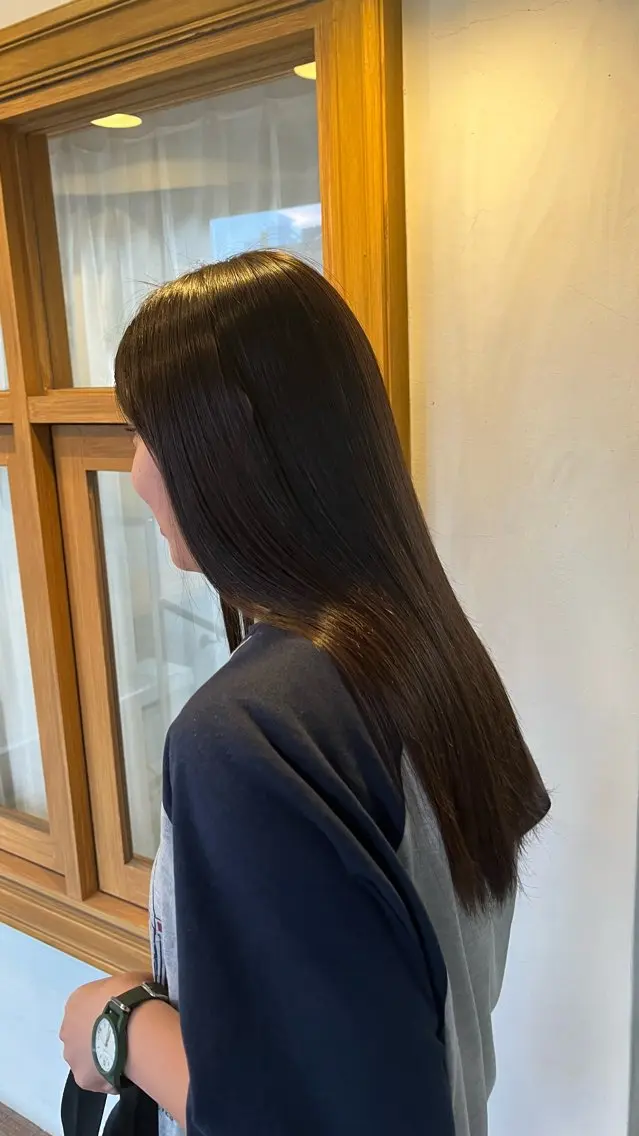 ロング 縮毛矯正 中尾咲音垢抜けカット お任せくださいのヘアスタイル