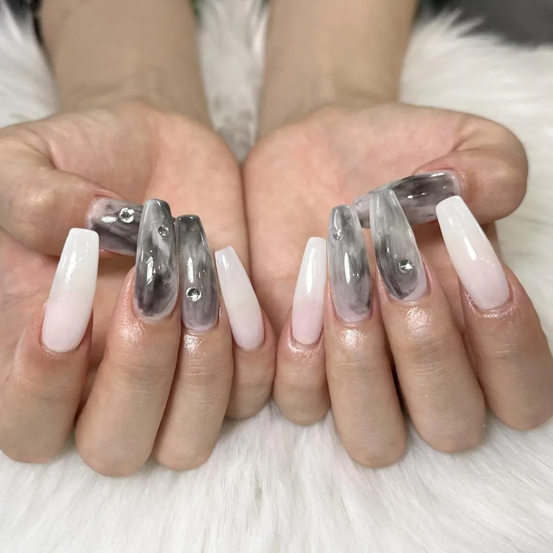 ネイル Azusa🩵 ネイル💅🏻南森町のネイルデザイン