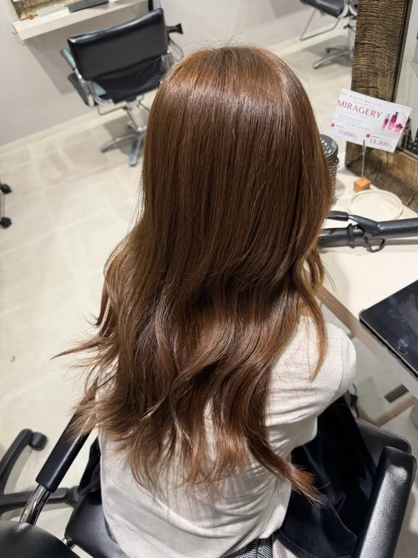 セミロング カット 宮崎 稚世のヘアスタイル