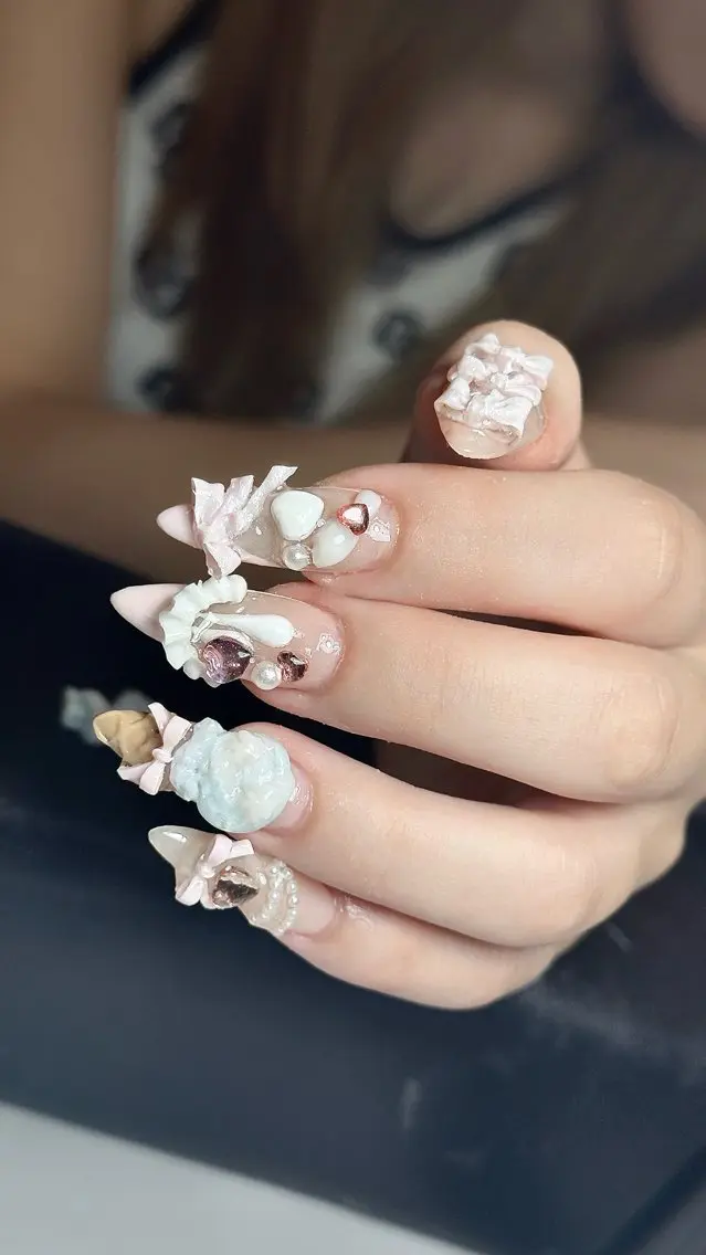 ネイル LE LUXE NAILSのネイルデザイン