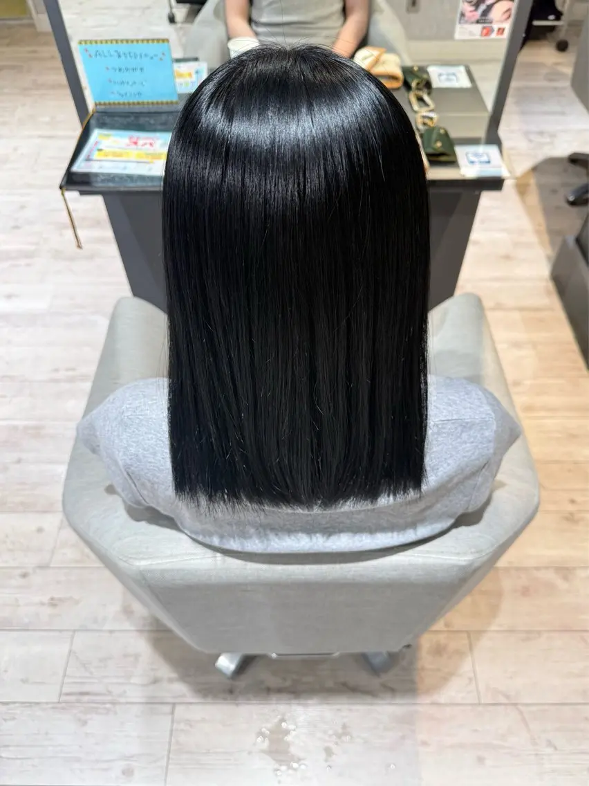 セミロング カラー 孫崎 衣愛可のヘアスタイル