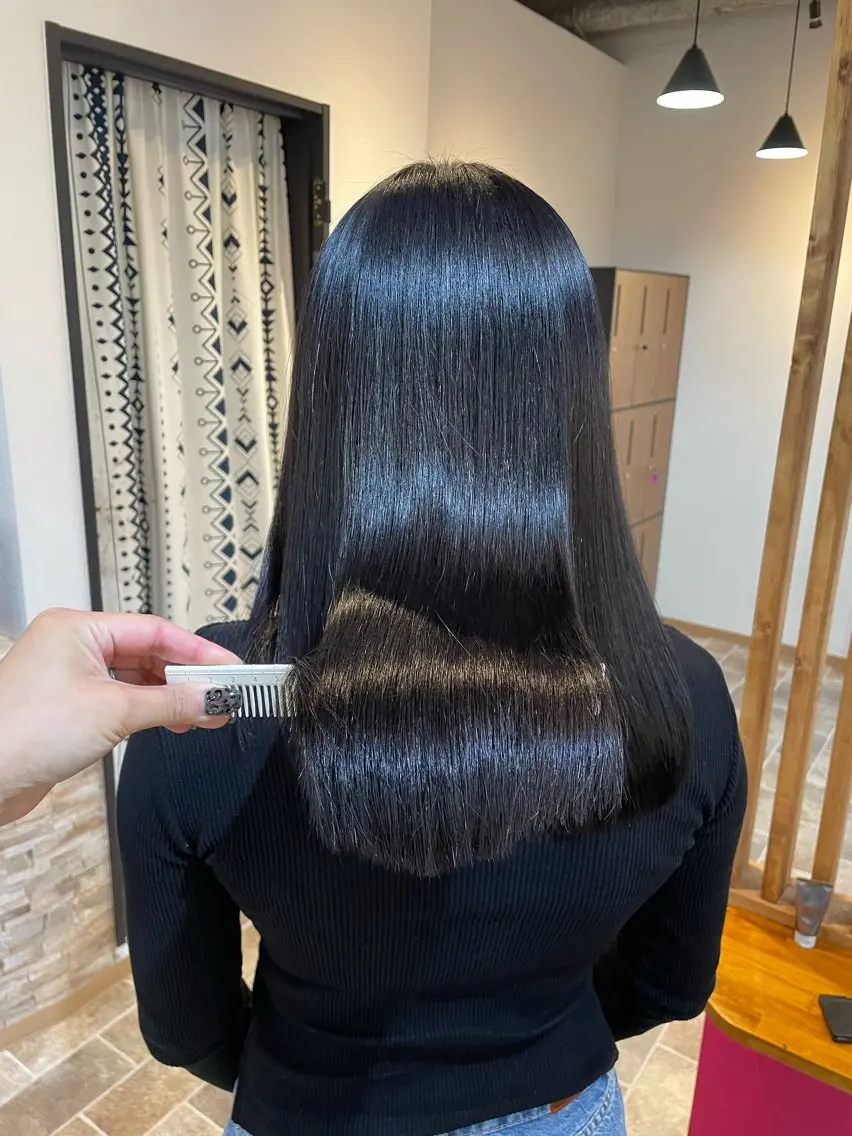 ロング カラー 黒髪 ナチュラルブラック ロング カット ヘアカラー トリートメント YUI/ ブリーチカラー🌷のヘアスタイル