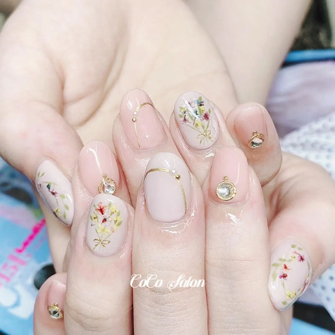 ネイル 入学式 長さ出し フラワーネイル フレンチネイル ジェルネイル ハンドネイル CoCoSalon ネイル/まつ毛予約のネイルデザイン