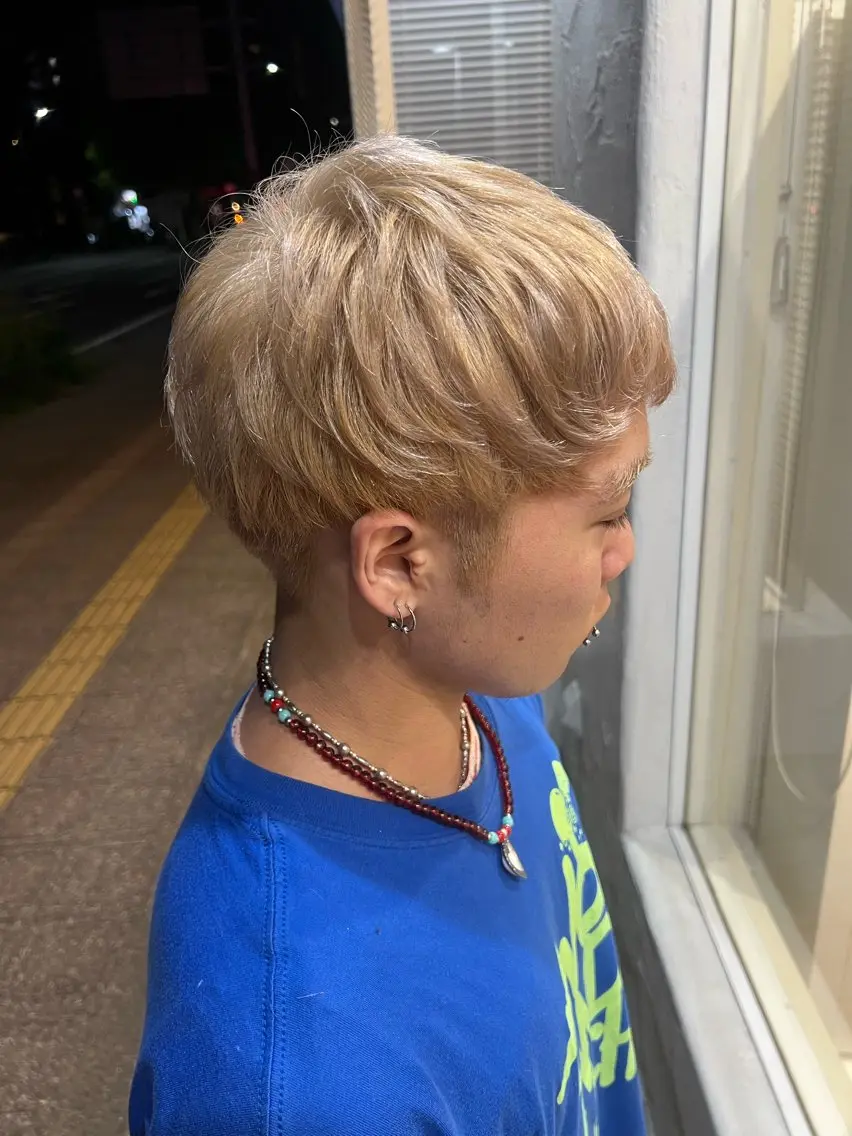 カラー メンズ 小野 眞白のヘアスタイル