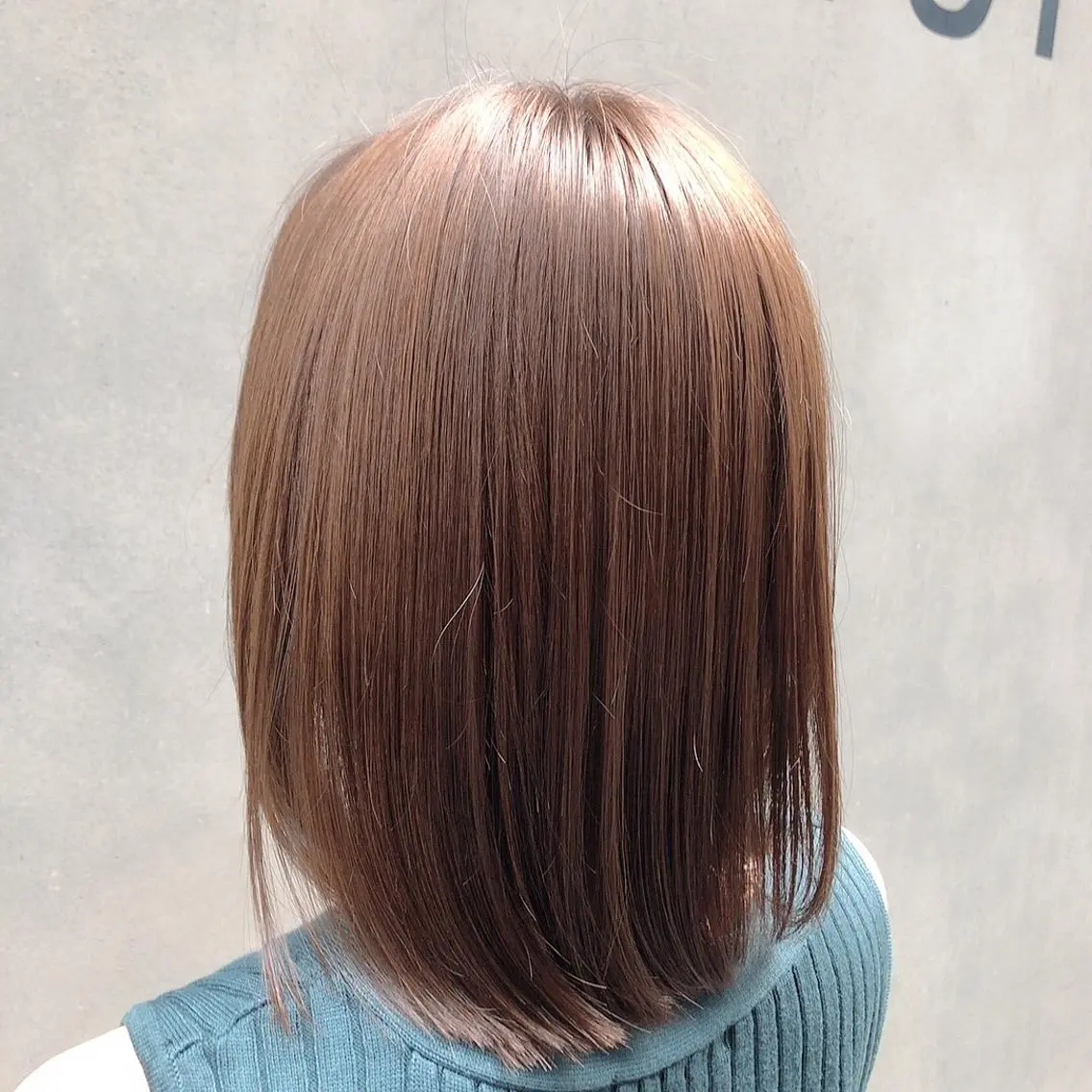 ミディアム カラー ベージュカラー ブリーチ ミルクティーベージュ ブリーチなしカラー カット ヘアカラー トリートメント 【✨髪質改善✨】 西岡　航成のヘアスタイル