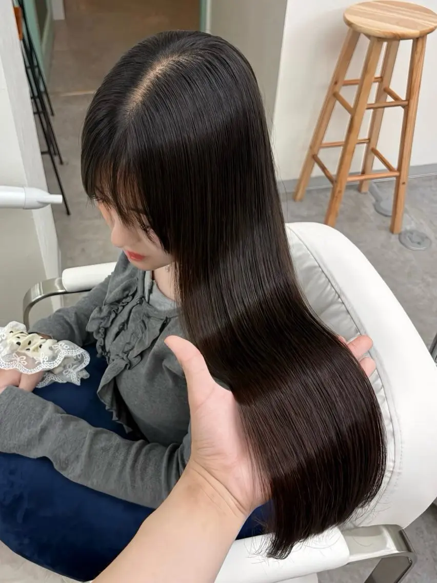 セミロング 艶髪施術 関谷ヒュウのヘアスタイル