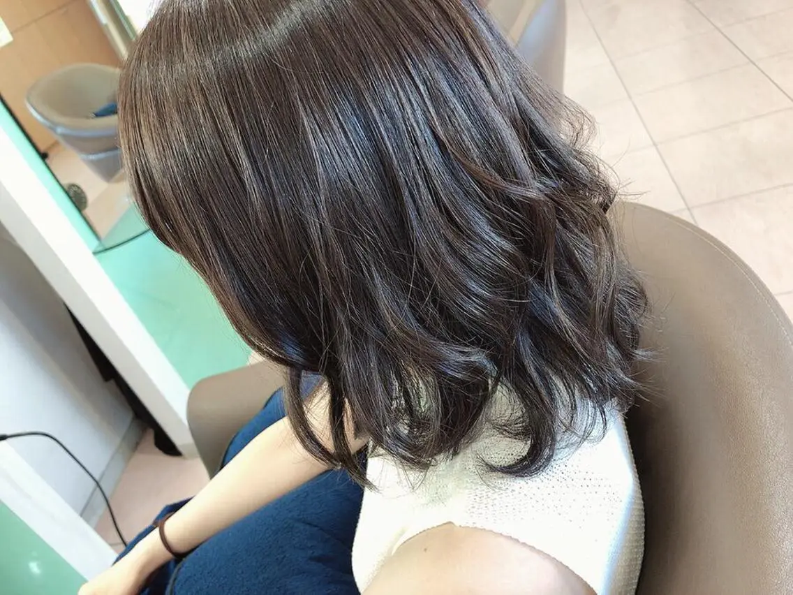 ミディアム 松田 みのりのヘアスタイル