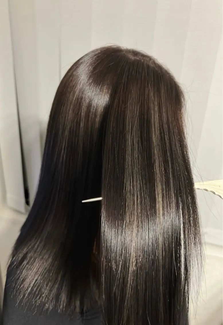 ミディアム ハイライト カット ヘアカラー トリートメント un ジュリアのヘアスタイル