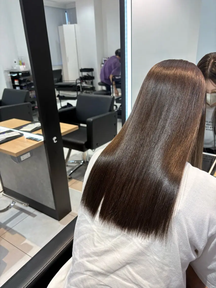セミロング 髪質改善 縮毛矯正 鈴木 佑汰のヘアスタイル