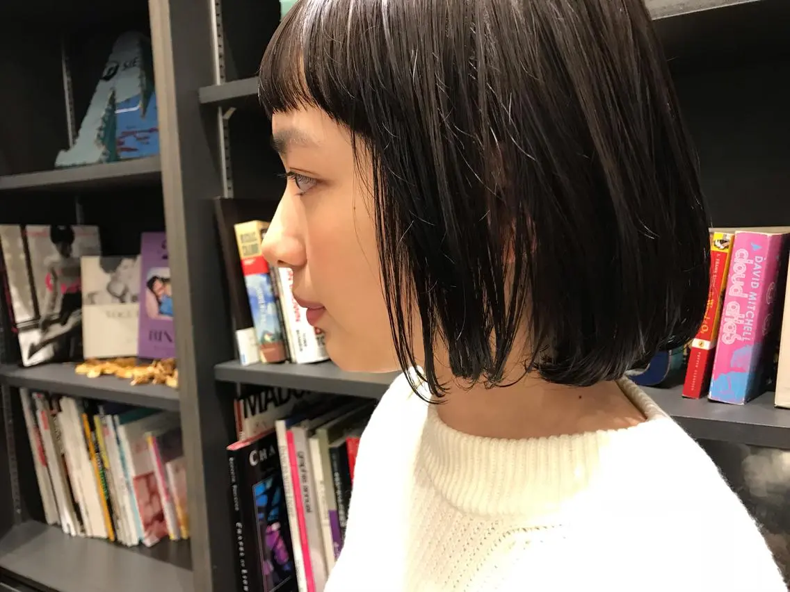 ショート カラー くるくるパーマ aikoのヘアスタイル