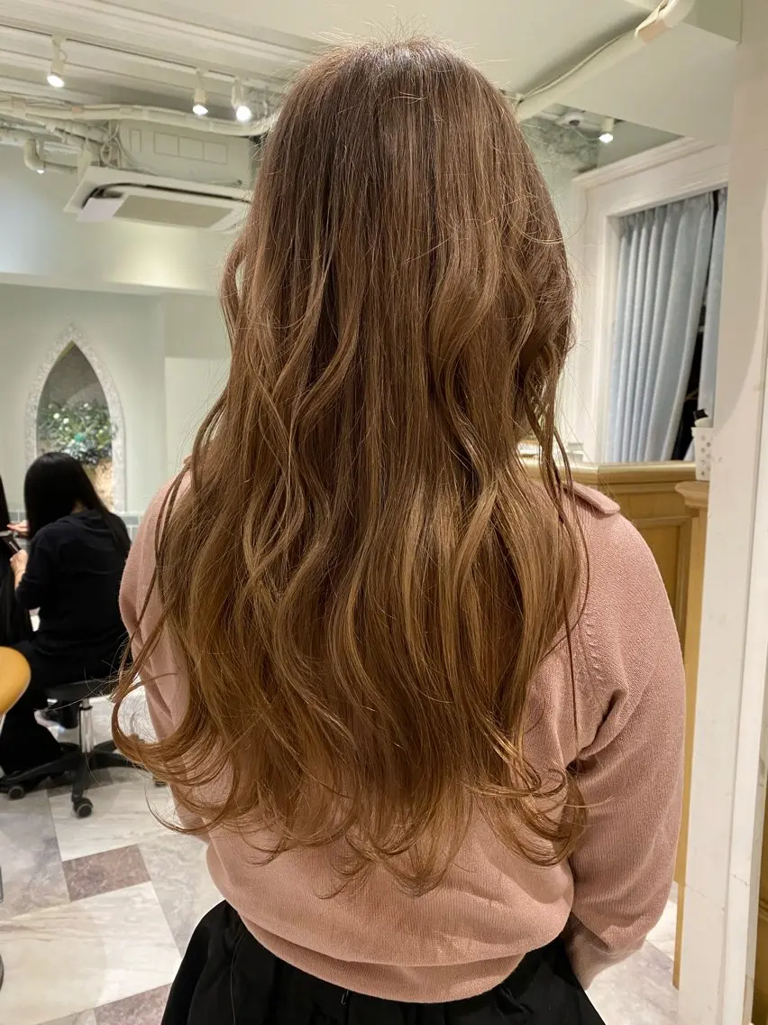 ロング ボブ ハイライト 髪質改善 ヘアカラー トリートメント 栄ハイトーン/ ベージュカラー中園薪のヘアスタイル