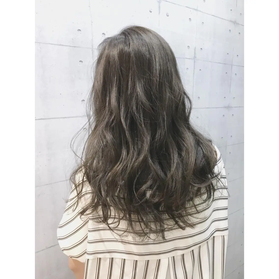 ロング カラー イルミナカラー カット ヘアカラー トリートメント 高木 麻知子のヘアスタイル