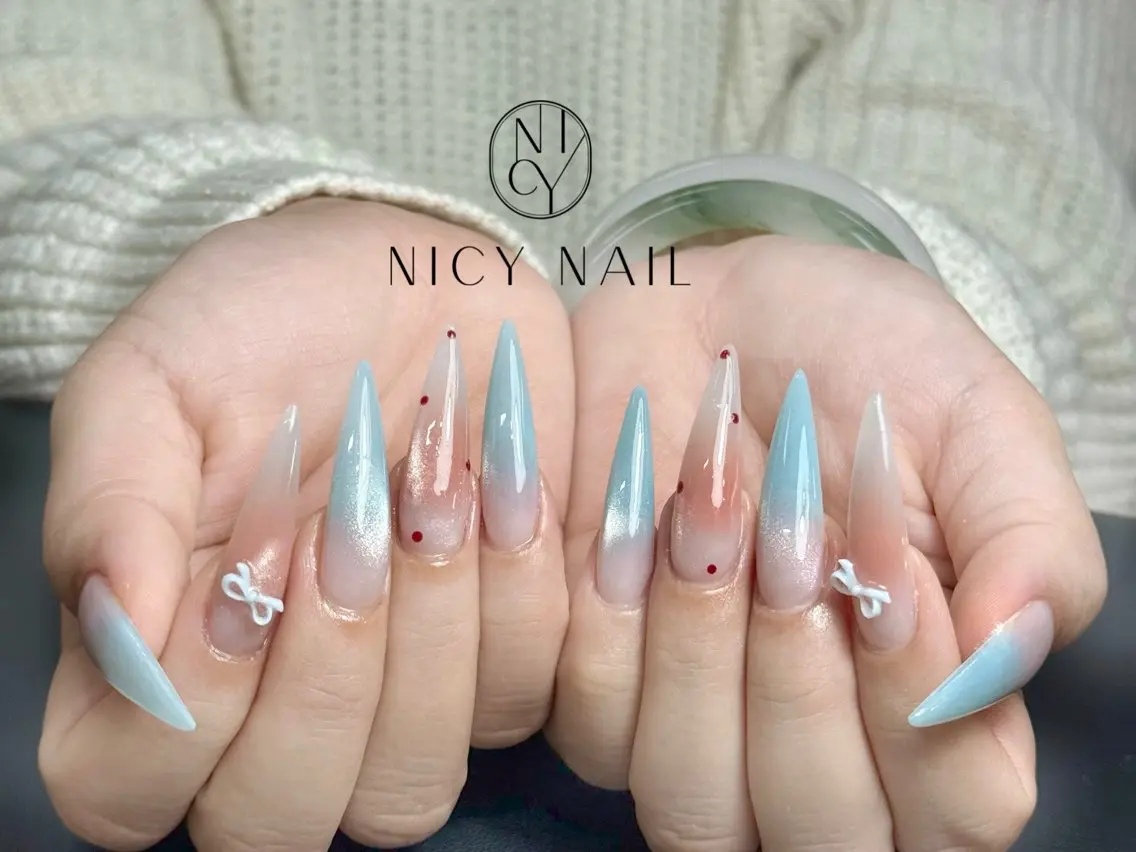 ネイル アートネイル オーロラネイル ブルー チークネイル フットネイル ハンドネイル NICY NAIL 池袋のネイルデザイン