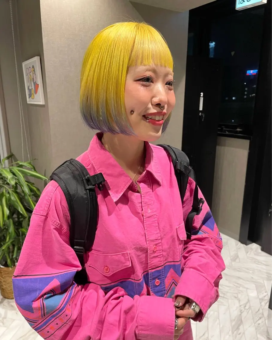 ショート カラー ボブ オン眉 カット ヘアカラー トリートメント さと ちはるのヘアスタイル