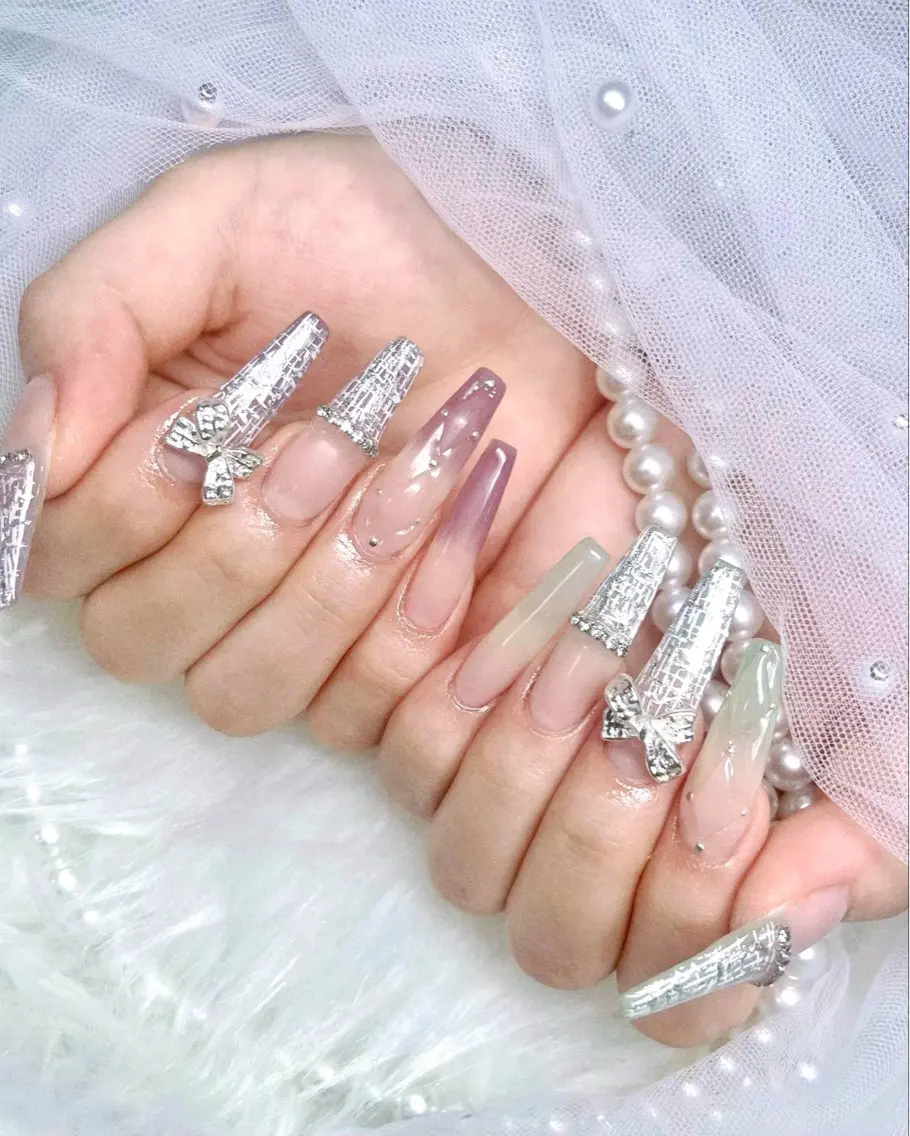 ネイル フレンチネイル ジェルネイル ハロウィン キラキラネイル 韓国ネイル ハンドネイル H.baby Nail Salonのネイルデザイン