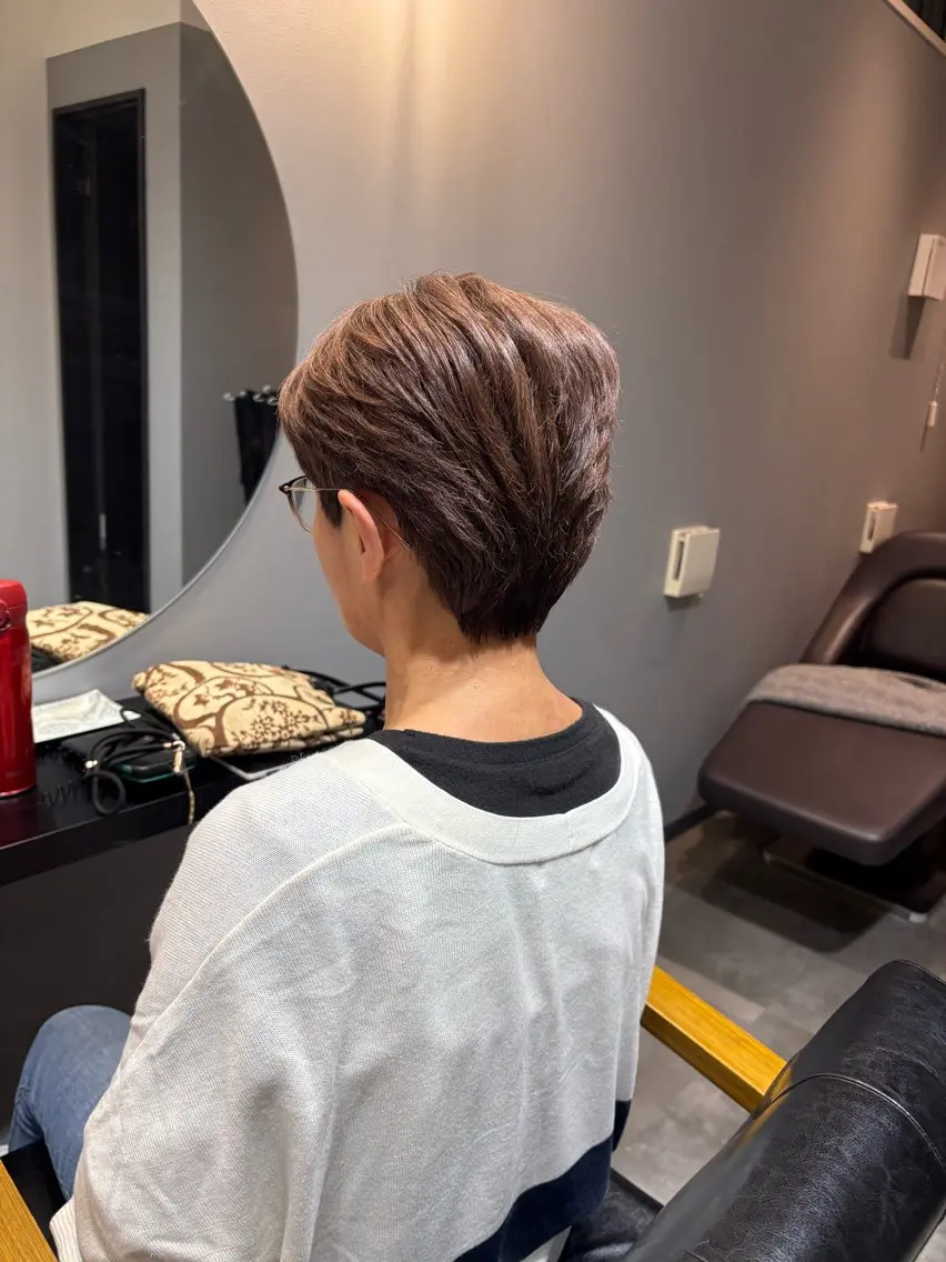ショート カット ヘアカラー 小堀 いぶきのヘアスタイル