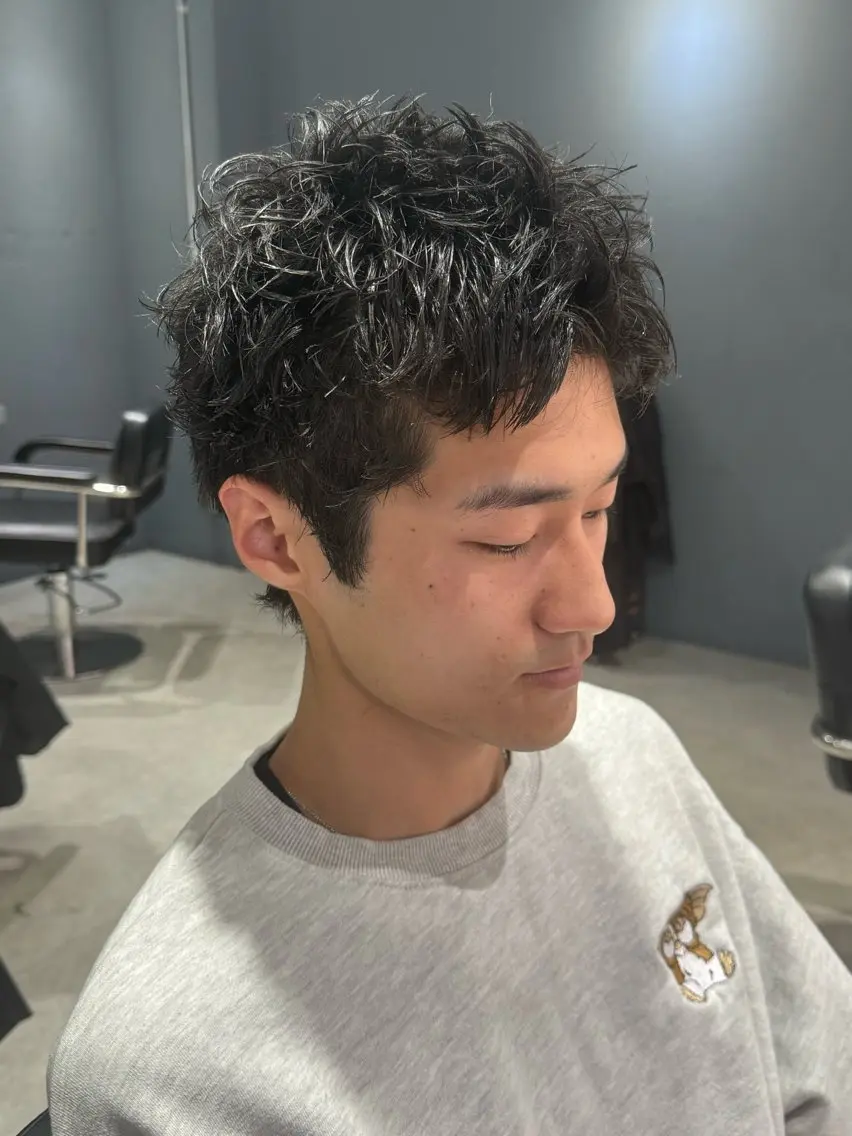 メンズ メンズパーマ スパイキーショート カット 布施メンズ特化美容師 秋山 涼のヘアスタイル