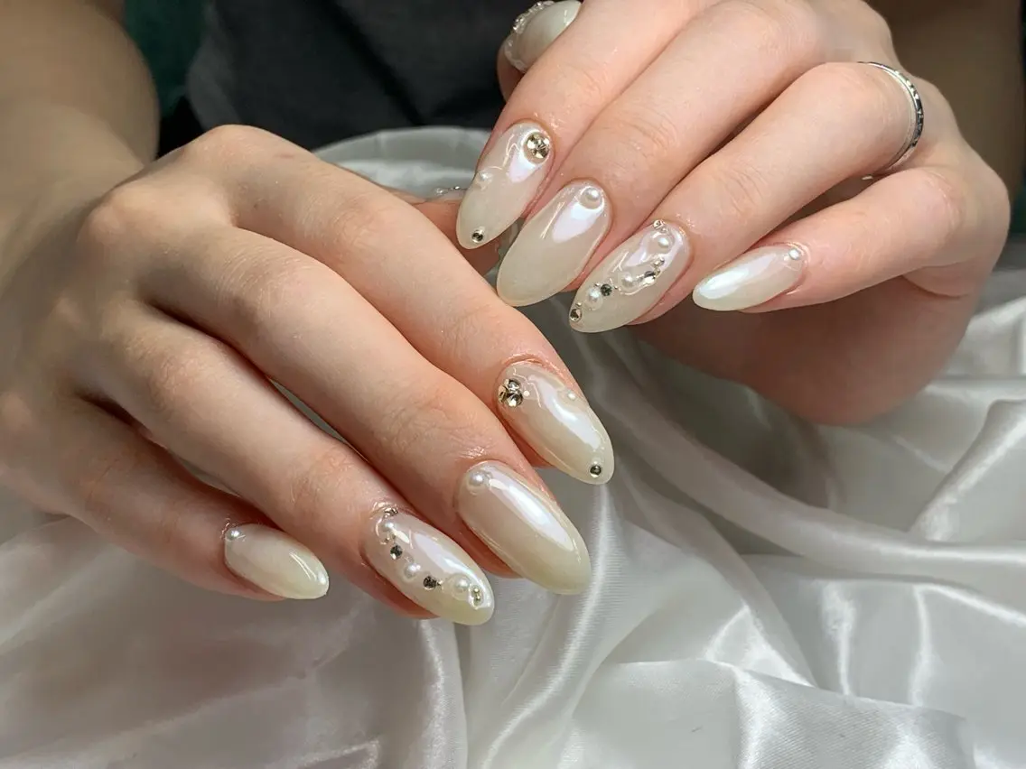 ネイル チークネイル ドット フットネイル フレンチネイル グラデーション ハンドネイル フットネイル ハンドケア HANA 川越東口ネイルサロンのネイルデザイン