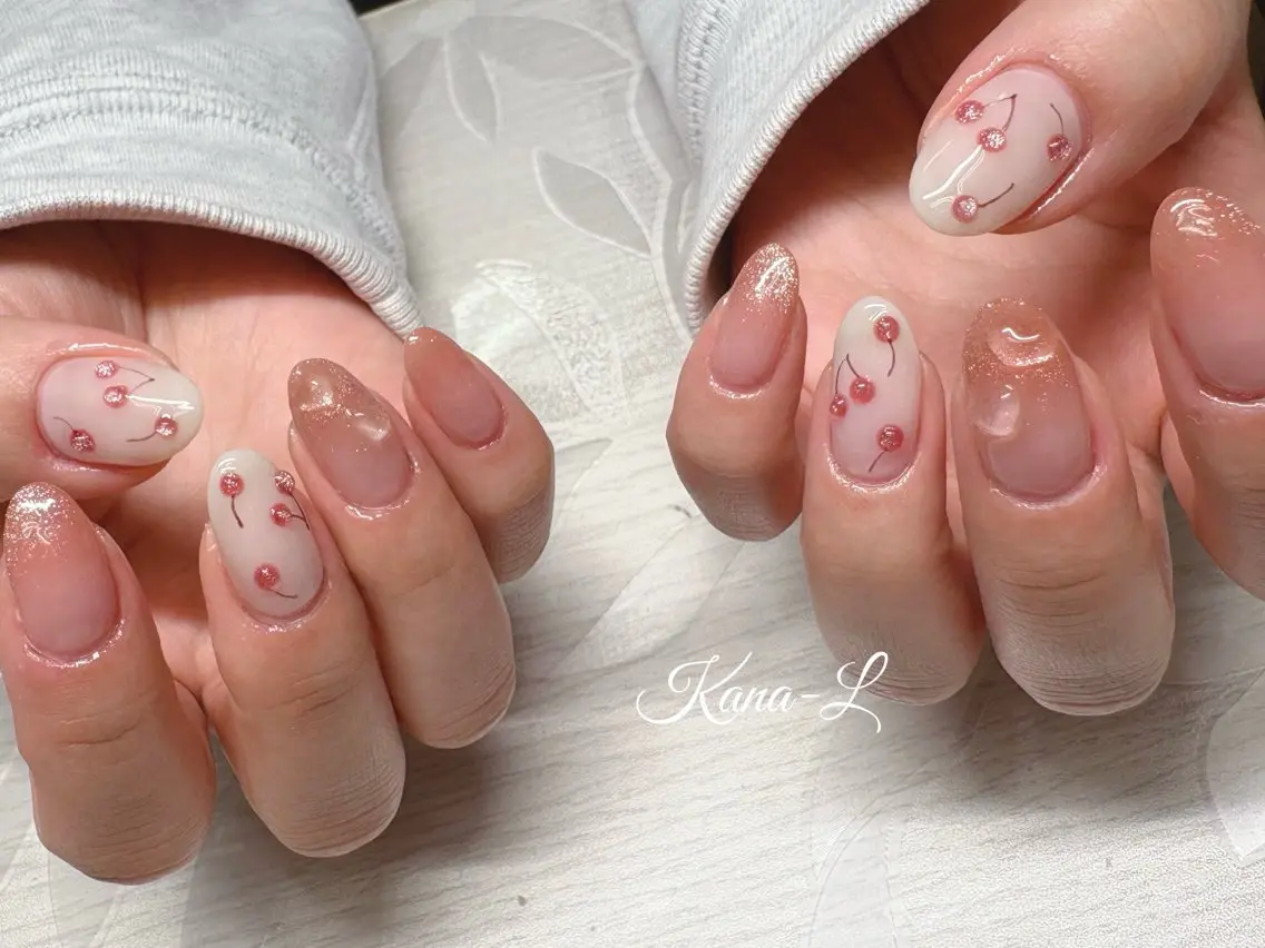 ネイル 芦辺 香奈のネイルデザイン