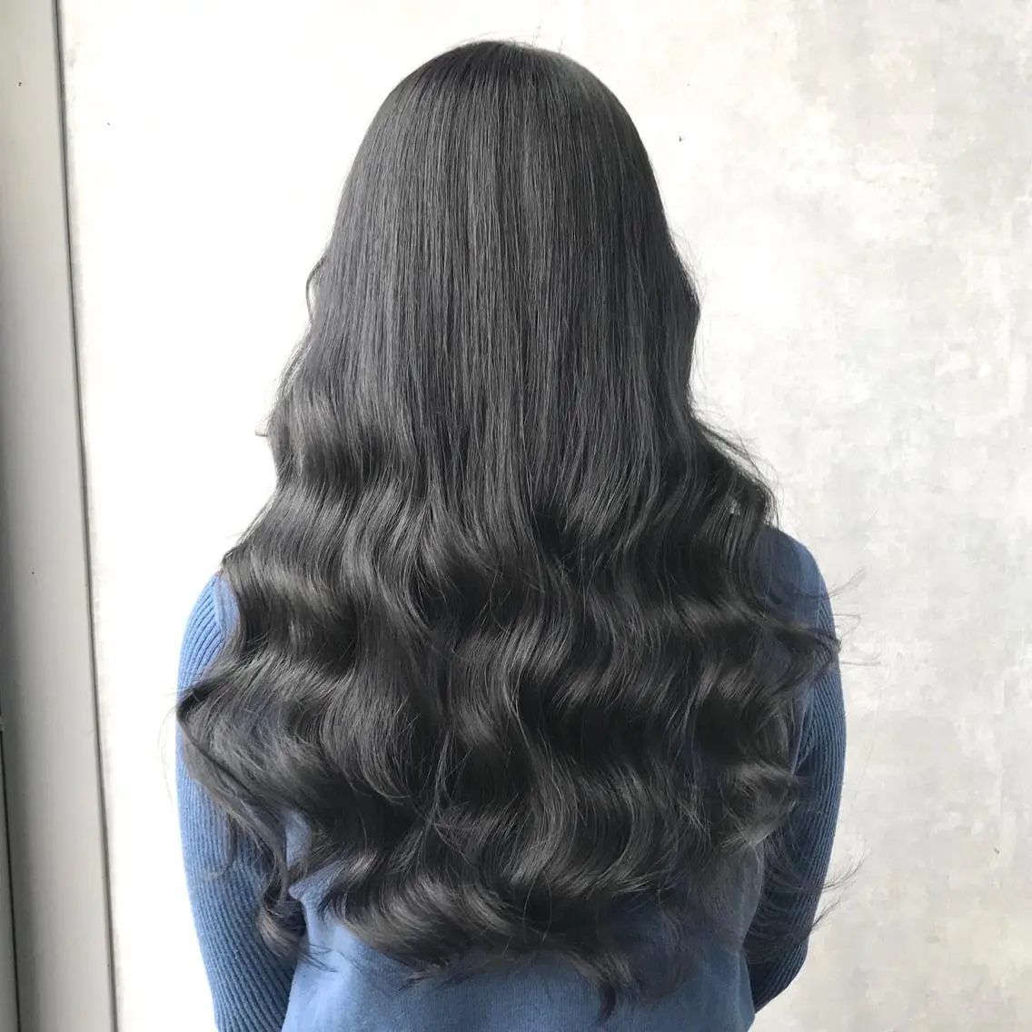 ロング カラー 黒髪 ブリーチ ブルーカラー ブルーブラック ブリーチなしカラー K-POP好き美容師 🇰🇷Kai.Yのヘアスタイル