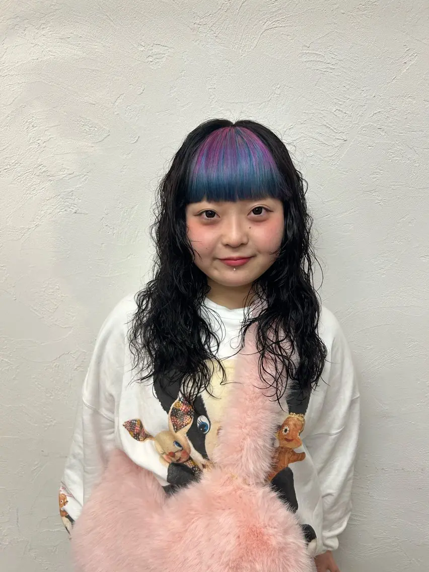 ロング カラー パーマ 黒髪 ブルーカラー ブルーブラック デザインカラー げん/梅田美容室 中崎町美容室のヘアスタイル