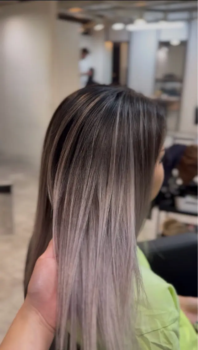 ミディアム レイヤーカット LAFF Asuka カットモデル募集中のヘアスタイル