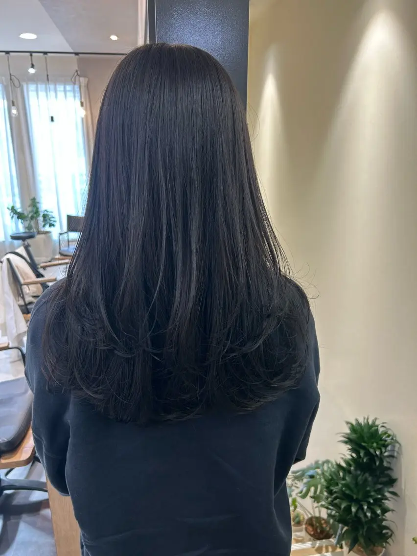 ロング カラー アッシュ アッシュグレー 透明感カラー hubhair レイヤー/透明感のヘアスタイル