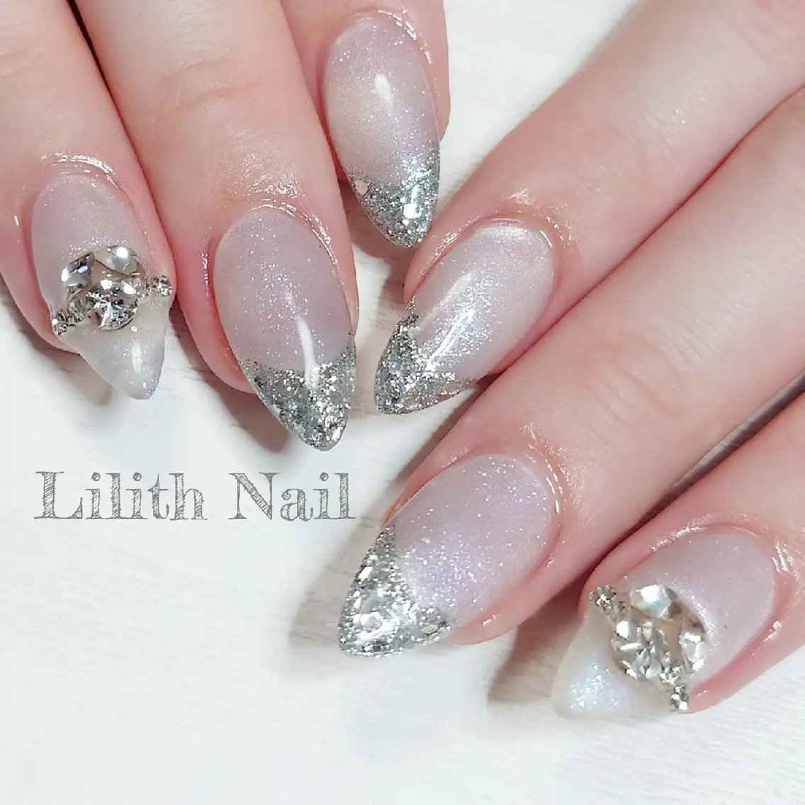 ネイル ストーンネイル ハンドネイル Lilith Nailのネイルデザイン