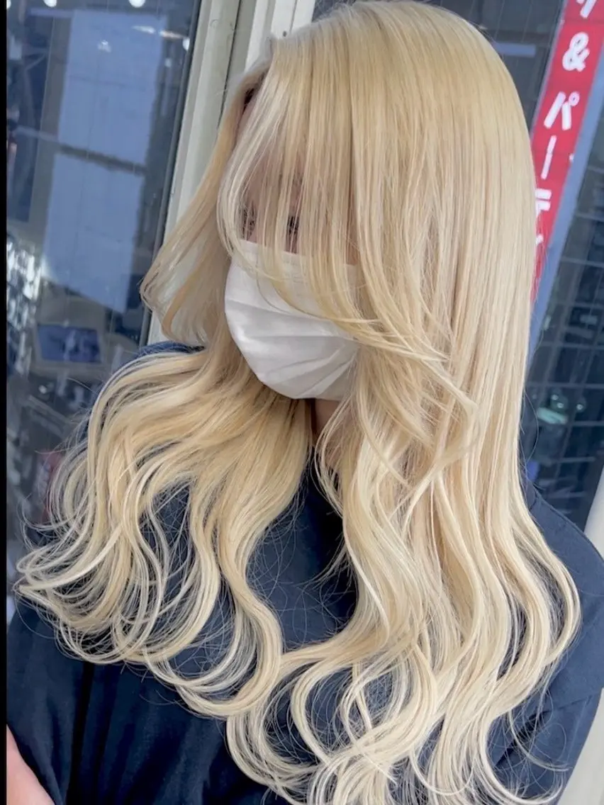 ロング カラー ブリーチ 抜きっぱなしブロンド ブロンド ハイトーンカラー ヘアカラー 池袋ホワイト‎🤍 ブリーチ/shunのヘアスタイル