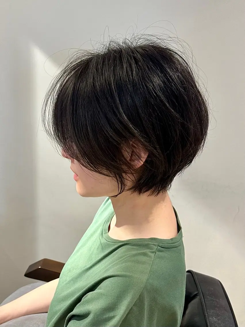 【頭の形が綺麗に見える】ふんわりショートカット+プジョリトリートメントの写真