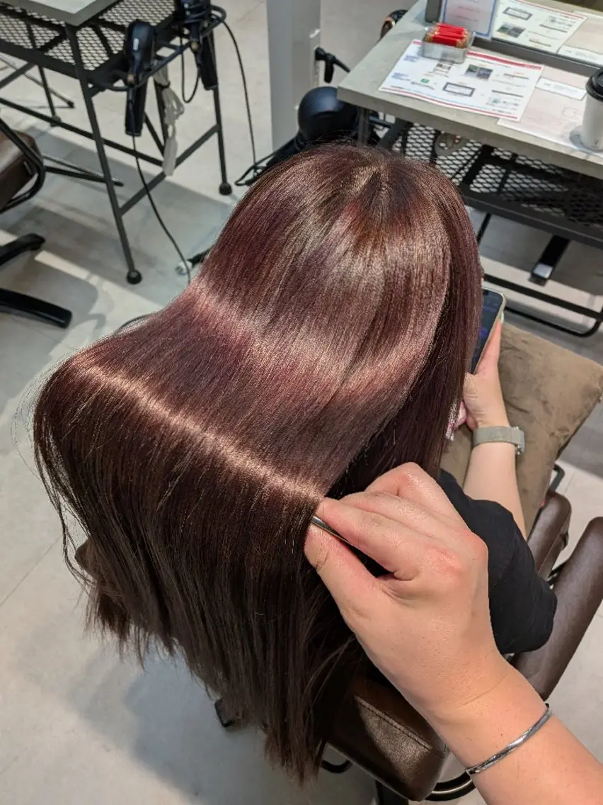 カラー ロング レッドカラー バイオレットカラー 髪質改善 ヘアカラー トリートメント 八木琉河/ブリーチ/ ハイトーン艶髪カラーのヘアスタイル