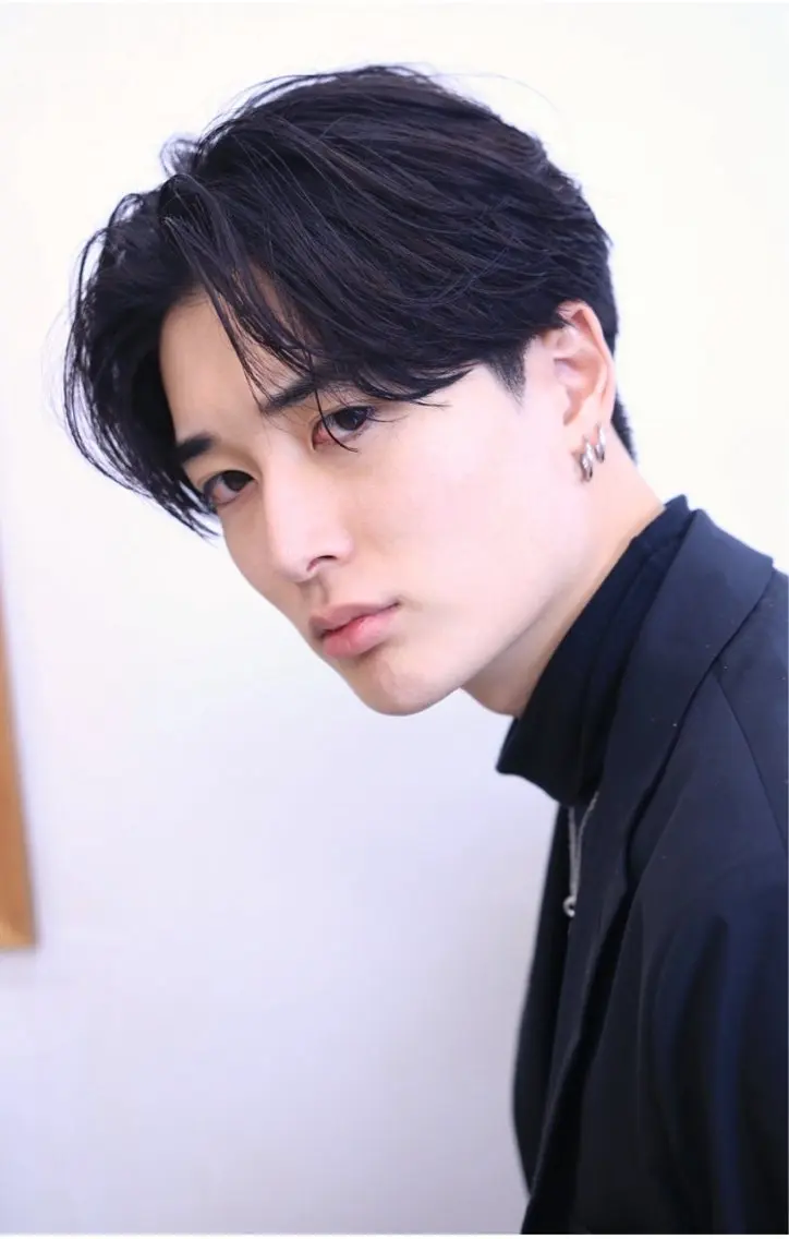 メンズ センターパート PERCUT 中島快のヘアスタイル